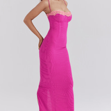 DELILAH | ROBE AVEC DÉTAILS EN DENTELLE