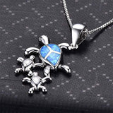 Collier en opale bleue avec une tortue