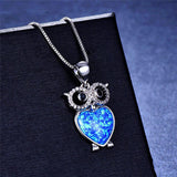 Collier avec opale bleue et hibou