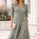 Noelle | Robe d'été à fleurs avec décolleté en V