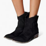 Kamilė – bottes sans temps