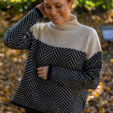Fleur | Pull premium à col haut en matériau luxueux